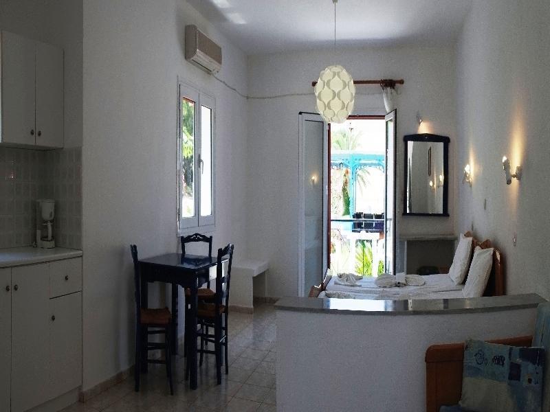 Zeus Hotel Ireo  Bagian luar foto