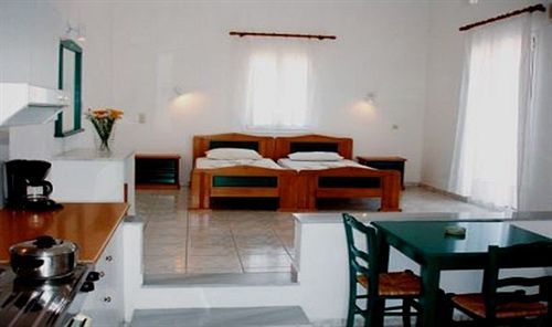 Zeus Hotel Ireo  Bagian luar foto