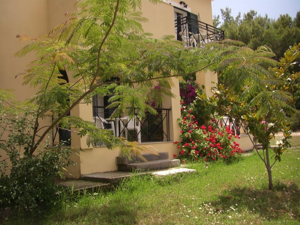 Zeus Hotel Ireo  Bagian luar foto